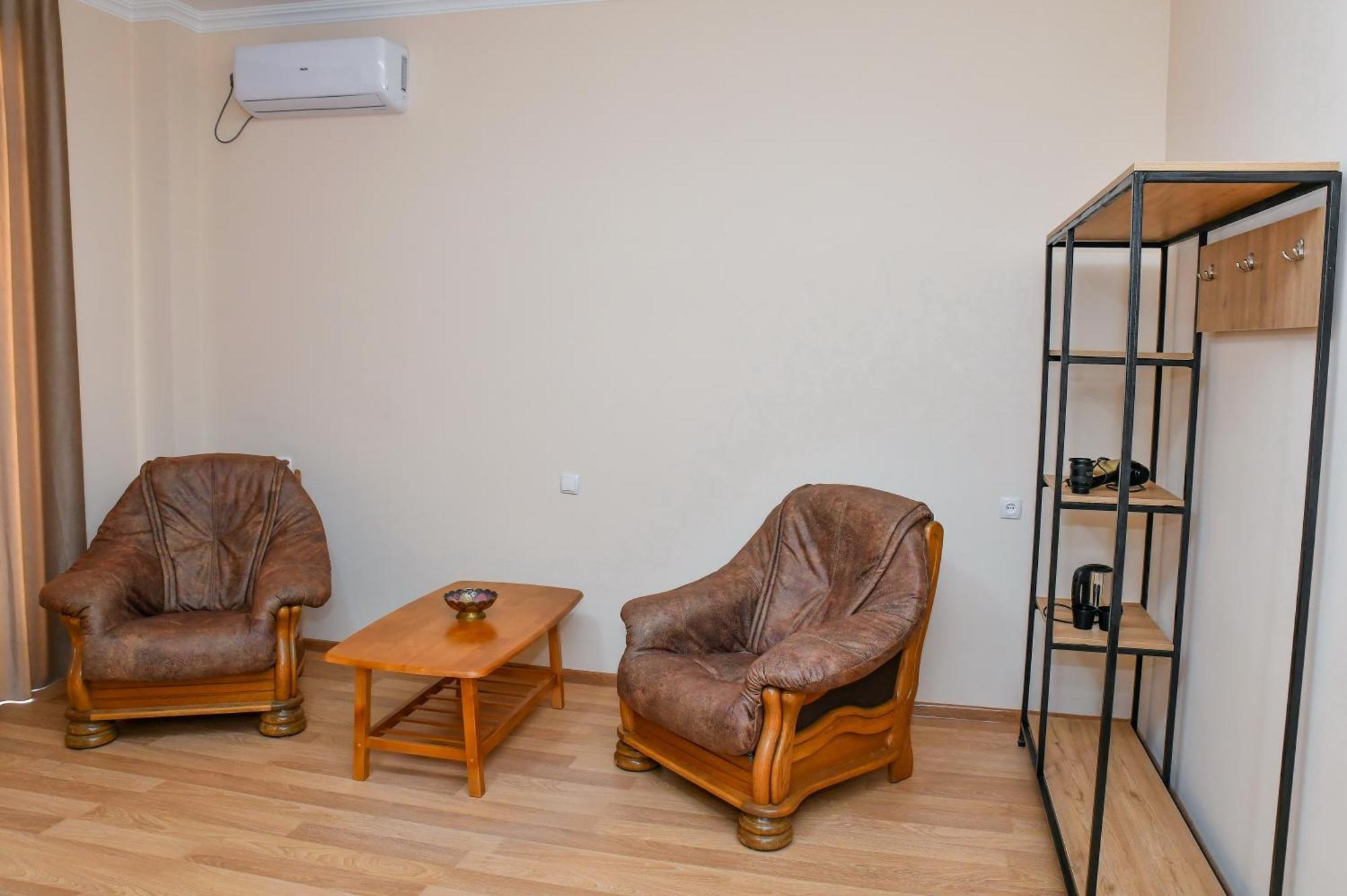 Just Inn Koetaisi Buitenkant foto