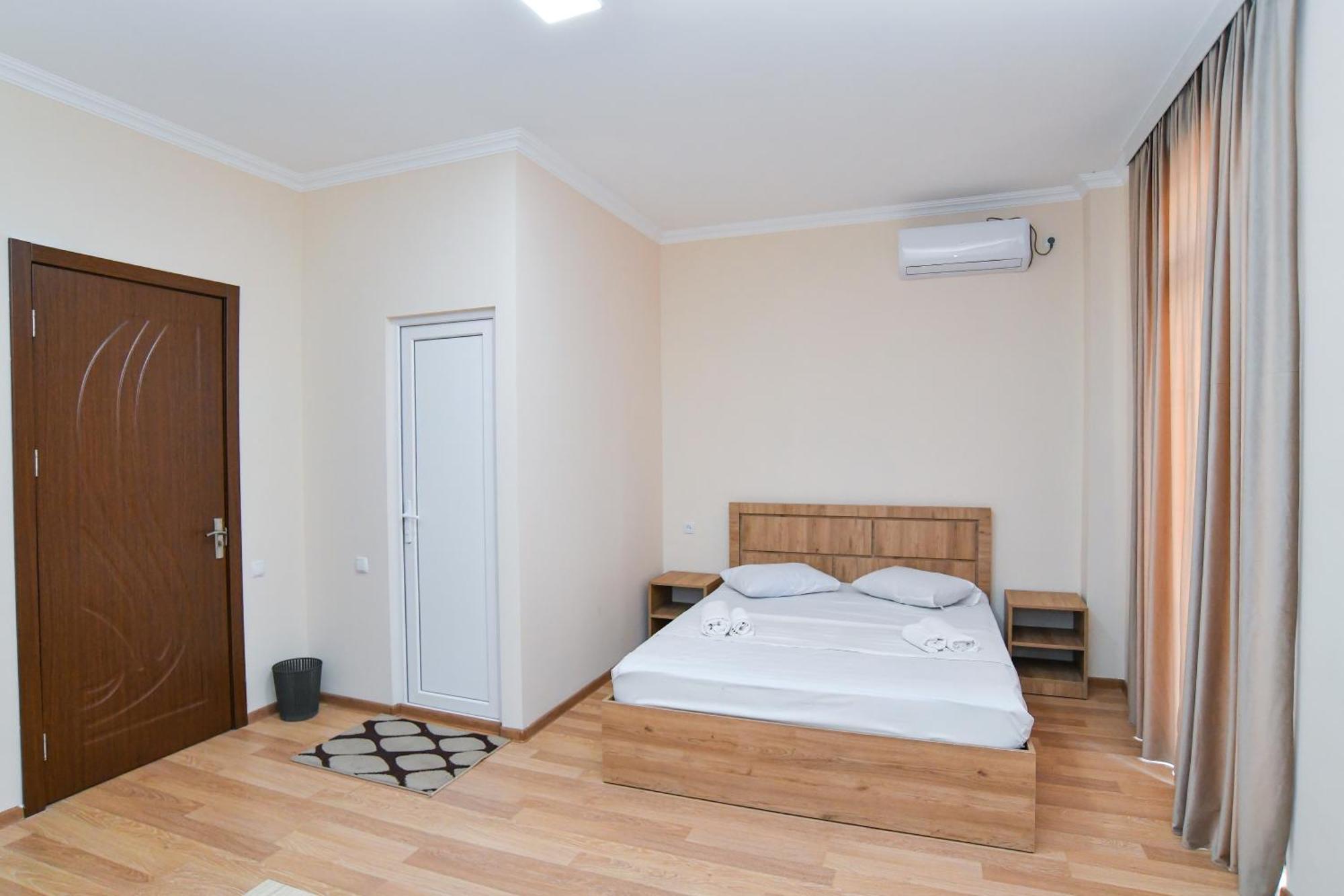 Just Inn Koetaisi Buitenkant foto