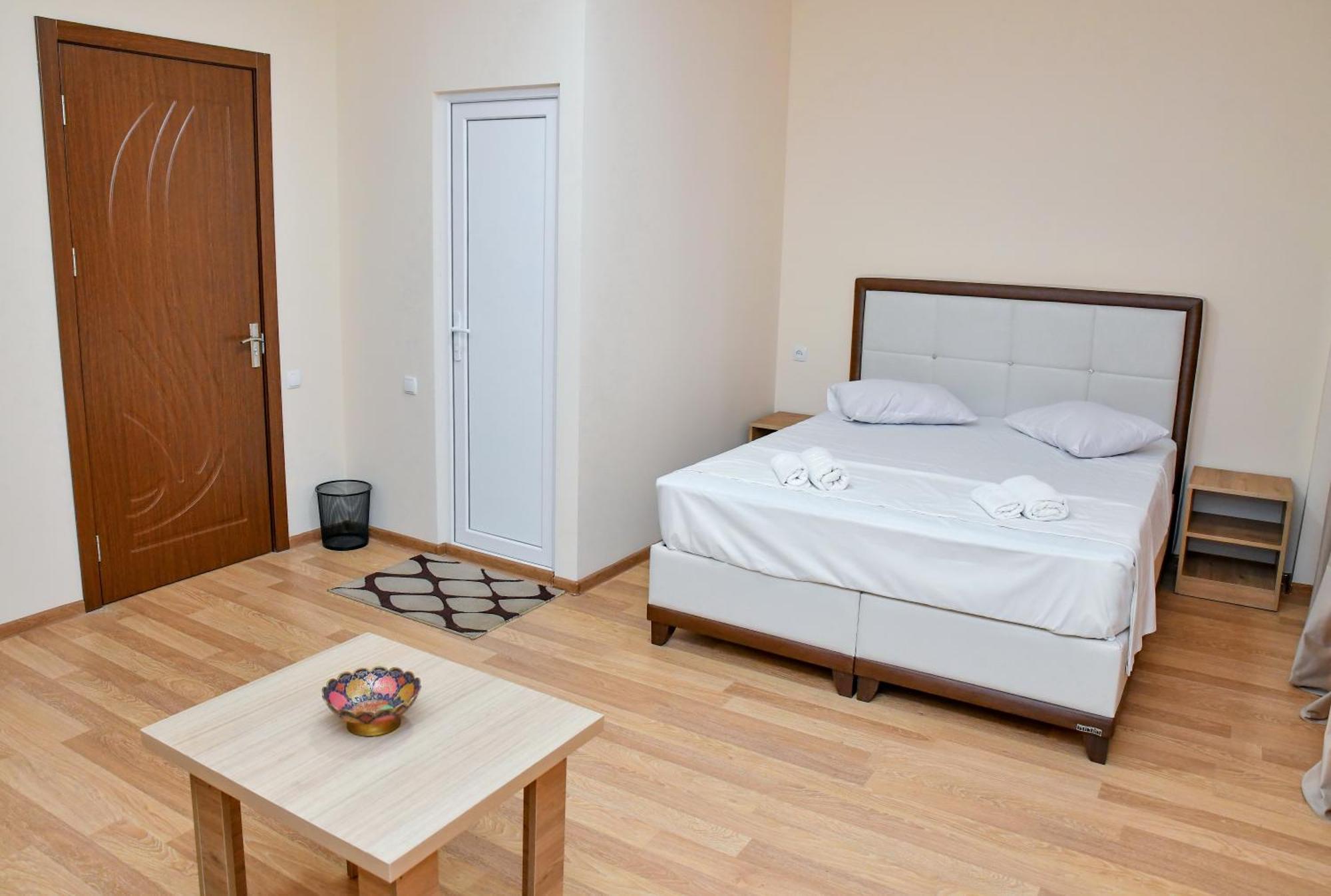 Just Inn Koetaisi Buitenkant foto