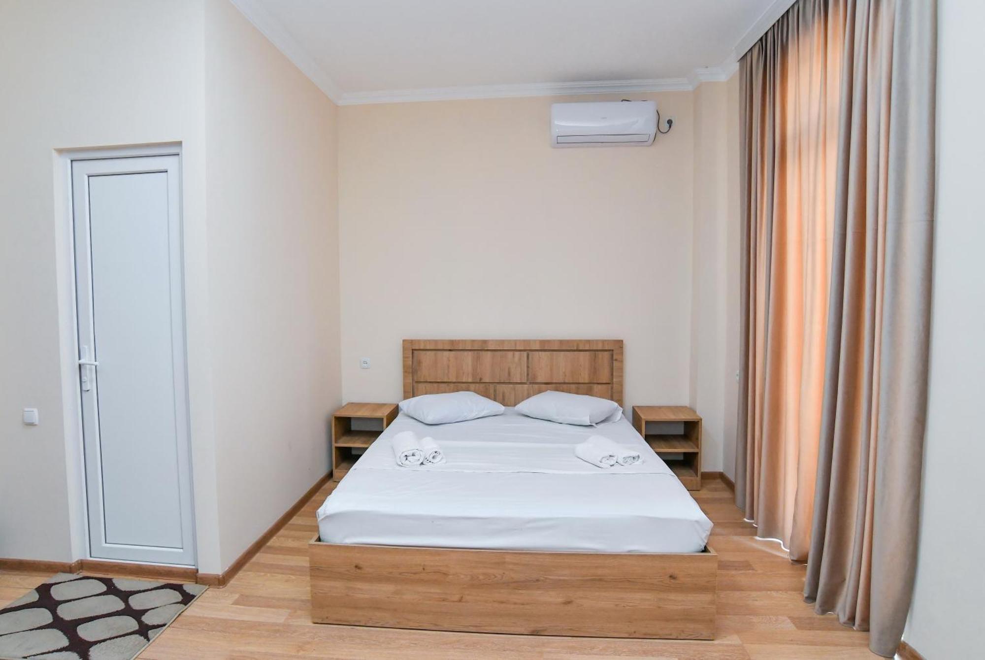 Just Inn Koetaisi Buitenkant foto