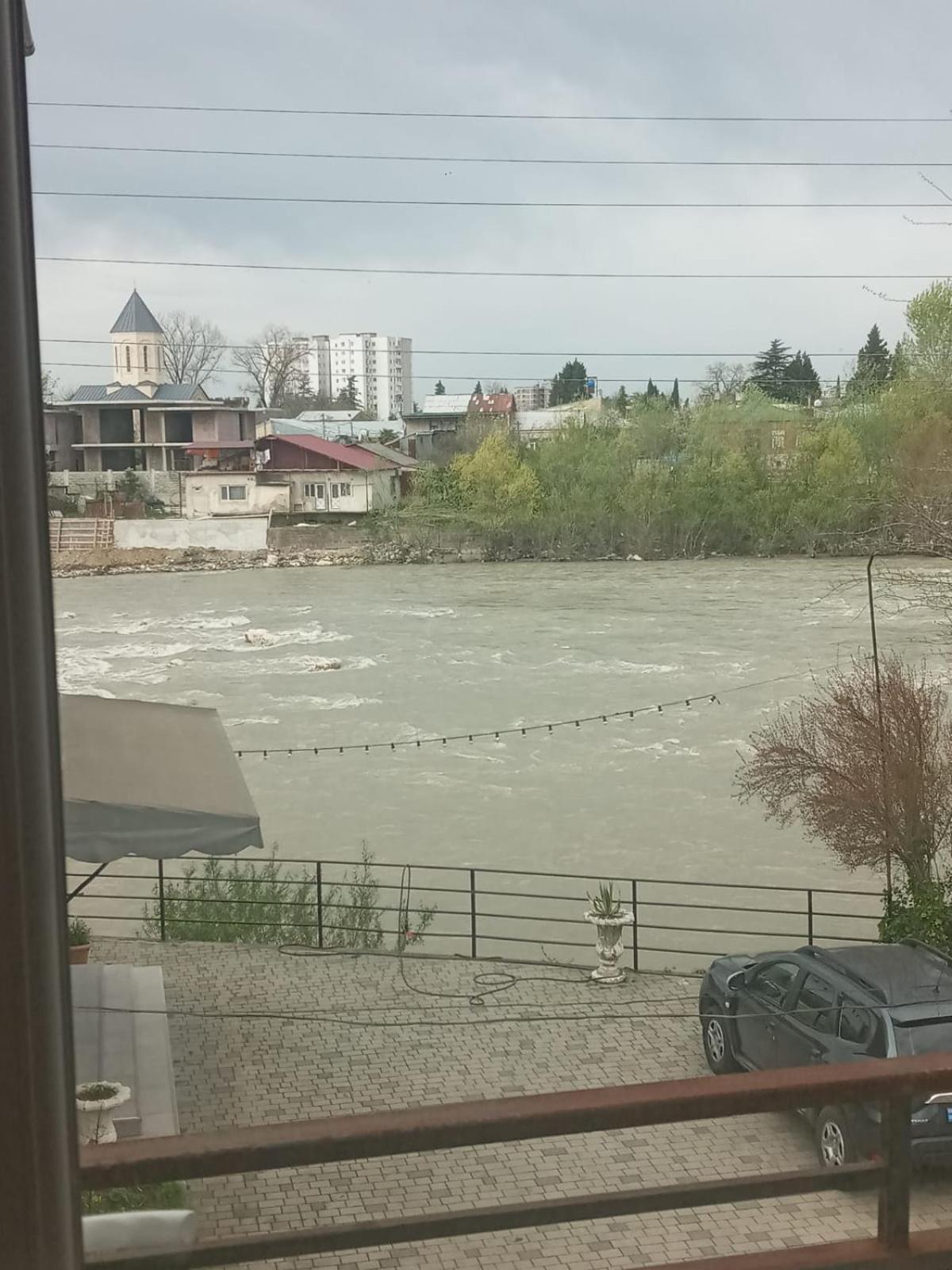 Just Inn Koetaisi Buitenkant foto